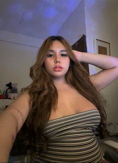 Louisegarcia - Acompañantes transexual in Makati City Photo 5 of 5