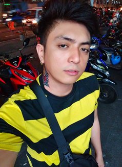 Kyle Austin Massuer - Male escort in Manila Photo 3 of 18