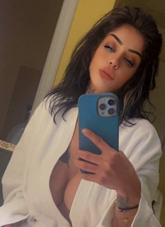 LouLou - escort in Beirut Photo 15 of 15