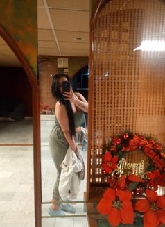 Loulou - escort in Beirut Photo 6 of 10