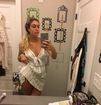 Louna - escort in Strasbourg Photo 1 of 4