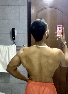 Love Cutler - Male escort in Dubai Photo 8 of 9