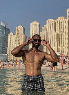 Love Cutler - Acompañantes masculino in Dubai Photo 4 of 5