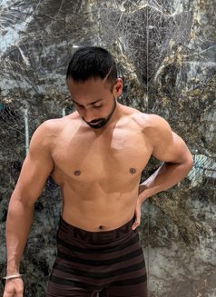 Love Cutler - Male escort in Dubai Photo 2 of 5