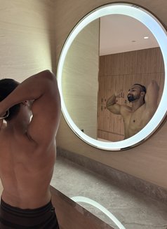 Love Cutler - Male escort in Dubai Photo 4 of 5