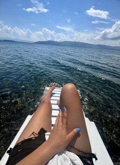 Love - puta in Amsterdam Photo 2 of 3