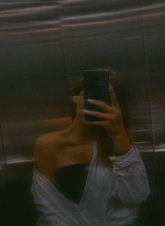 Love - puta in Amsterdam Photo 3 of 3