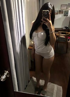 Love - escort in Şalālah Photo 1 of 1