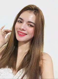 Love - escort in Manila Photo 5 of 6