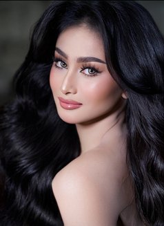 Love - Transsexual escort in Manila Photo 5 of 5