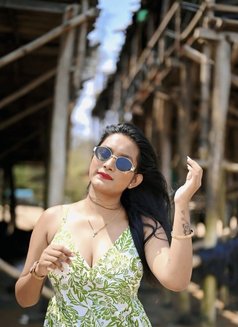Love in Bed Escort Service - Agencia de putas in Chennai Photo 6 of 6