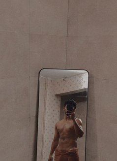 Love - Acompañantes masculino in Mumbai Photo 9 of 10