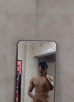 Love - Acompañantes masculino in Mumbai Photo 10 of 10