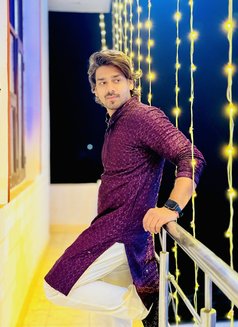 Love - Male escort in New Delhi Photo 4 of 5