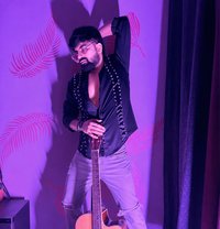 Love Kapoor - Male escort in New Delhi