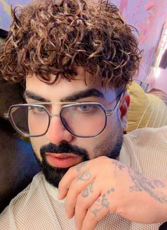 Love Kapoor - Acompañantes masculino in Gurgaon Photo 3 of 9