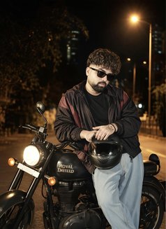 Love Kapoor - Acompañantes masculino in New Delhi Photo 11 of 13
