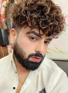 Love Kapoor - Male escort in New Delhi Photo 9 of 13