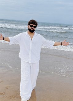 Love Kapoor - Male escort in New Delhi Photo 10 of 15