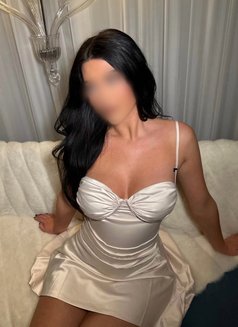 Love Mango - puta in Dubai Photo 1 of 11