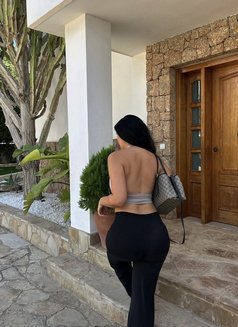 Love Mango - puta in Dubai Photo 3 of 11