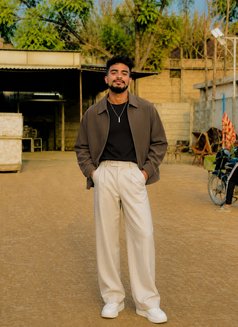 Love Sekhon - Male escort in Chandigarh Photo 1 of 5
