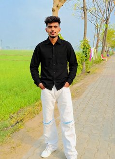 Love Sekhon - Male escort in Chandigarh Photo 5 of 5