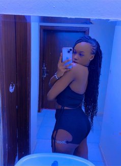 Love Vibes - puta in Riyadh Photo 2 of 5