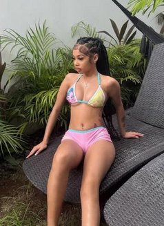 Love Wants You Tonight - puta in Gurgaon Photo 2 of 3