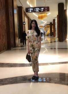 Lovehanna - escort in Macao Photo 2 of 6