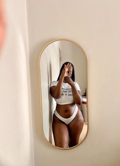 Lovely - puta in Nairobi Photo 6 of 16