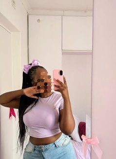 Lovely - puta in Nairobi Photo 8 of 16