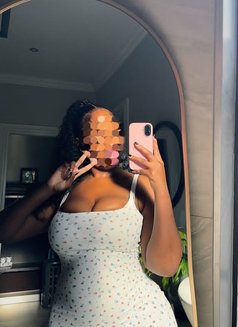 Lovely - puta in Nairobi Photo 9 of 16