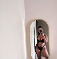 Sparkles - puta in Nairobi Photo 1 of 15