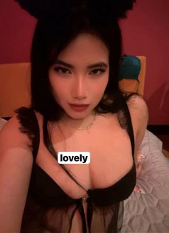 Lovely busty from philippines - escort in Singapore Photo 3 of 6