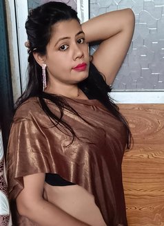Lovely Das - escort in Kolkata Photo 2 of 6