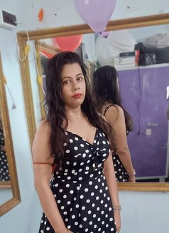 Lovely Das - escort in Kolkata Photo 7 of 11