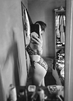 Lovely - escort in Dubai Photo 1 of 2