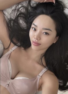 Lovely Hee - escort in Tokyo Photo 1 of 4