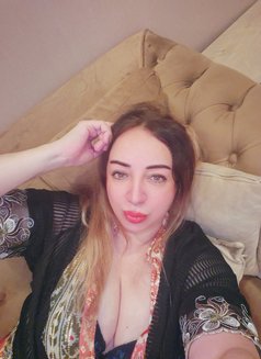 Meet Russian Lady - puta in Al Manama Photo 1 of 4
