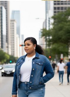 Lovely - escort in Accra Photo 2 of 4