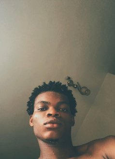 Lovely T - Acompañantes masculino in Lagos, Nigeria Photo 2 of 2