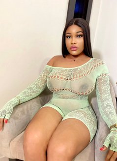 Lovely - escort in Accra Photo 2 of 4