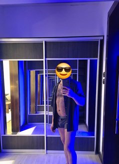 Lover - Male escort in Al Manama Photo 3 of 5