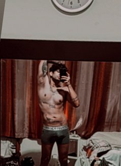 Lover_boy - Intérprete masculino de adultos in Abu Dhabi Photo 1 of 6