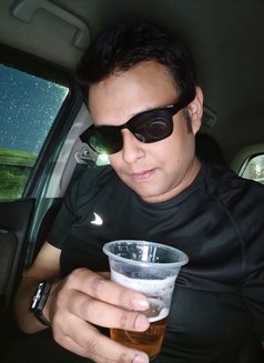 Lover Boy - Male escort in New Delhi Photo 2 of 3