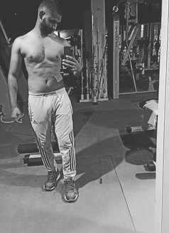 Independent escort - Male escort in Noida Photo 5 of 5