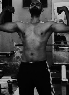 Lover boy - Male escort in New Delhi Photo 4 of 5