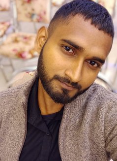 Lover boy - Male escort in New Delhi Photo 2 of 5