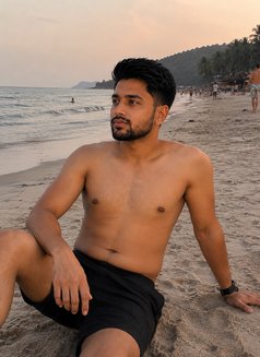 Lover Boy Ruh - Male escort in Riyadh Photo 4 of 9